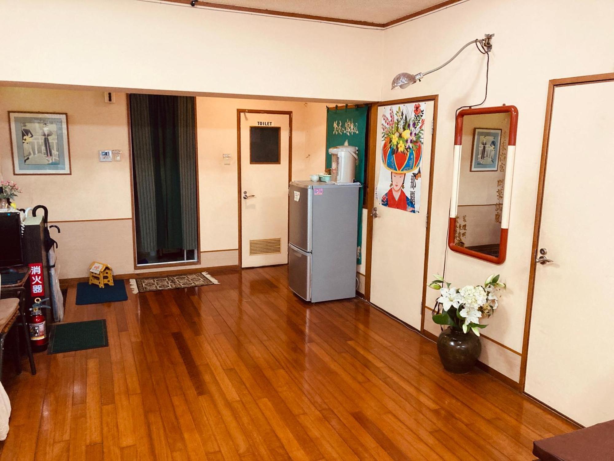 Hostel Hakuseiso Naha Esterno foto